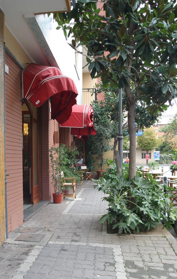 Hotel Pescetto Альбенга Экстерьер фото