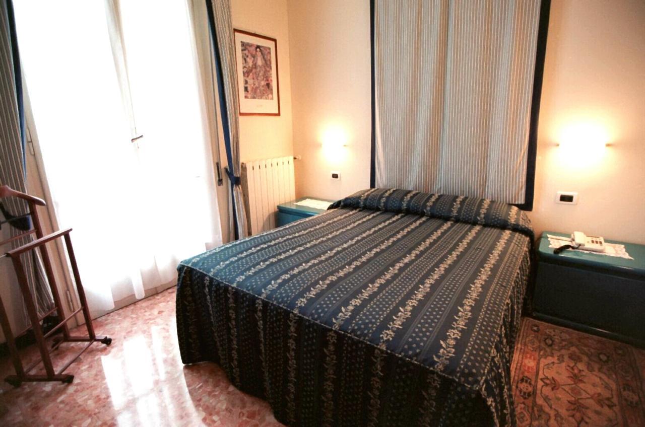 Hotel Pescetto Альбенга Экстерьер фото