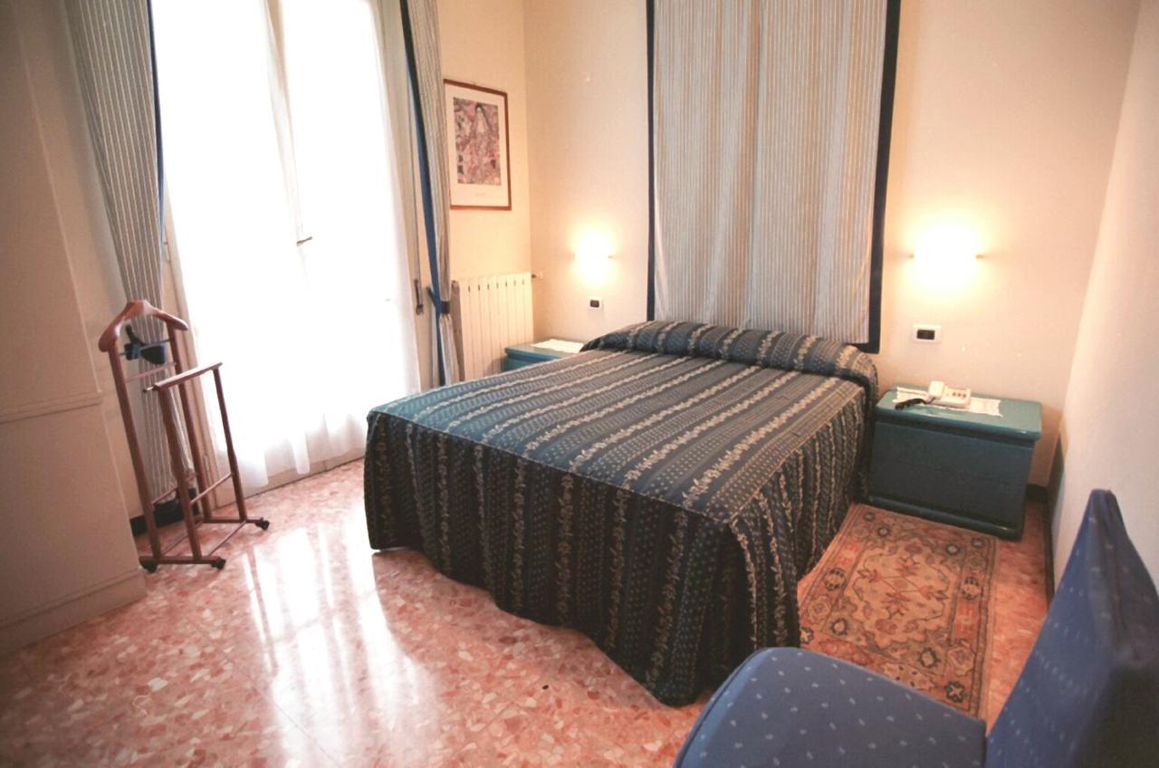 Hotel Pescetto Альбенга Экстерьер фото