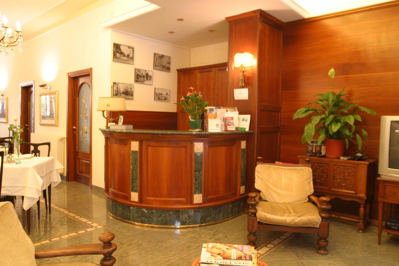 Hotel Pescetto Альбенга Экстерьер фото