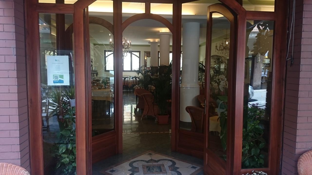 Hotel Pescetto Альбенга Экстерьер фото