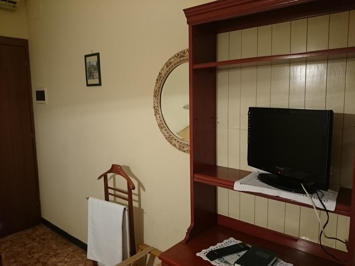 Hotel Pescetto Альбенга Экстерьер фото